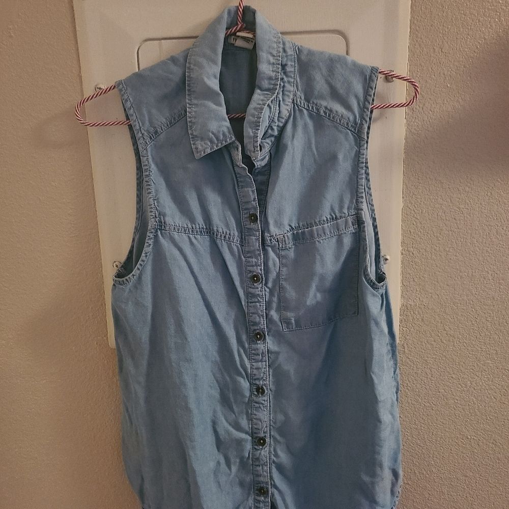 FOREVER 21 denim vests- short sleeve top